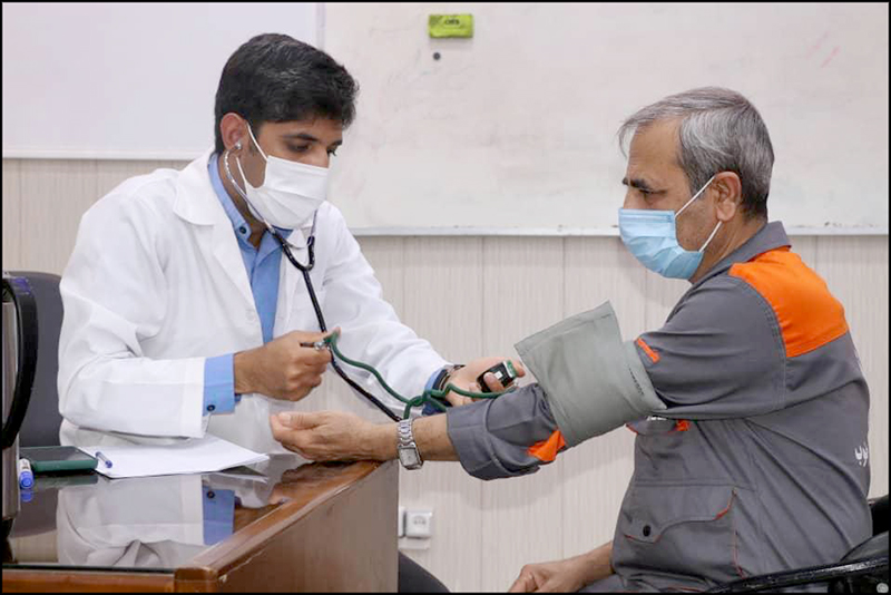 برگزاری برنامه های هفته سلامت در بهداشت و درمان صنعت نفت فارس و هرمزگان5 3