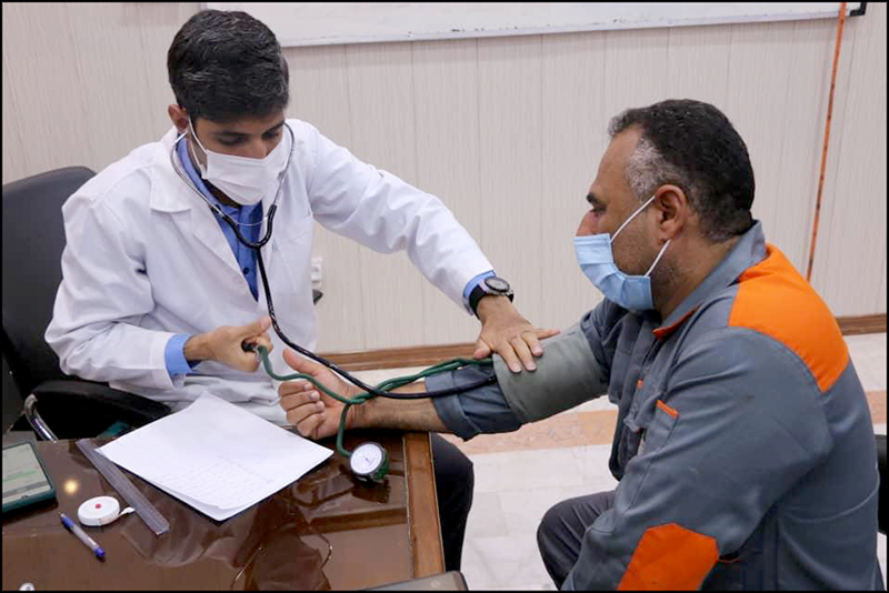 برگزاری برنامه های هفته سلامت در بهداشت و درمان صنعت نفت فارس و هرمزگان5 4