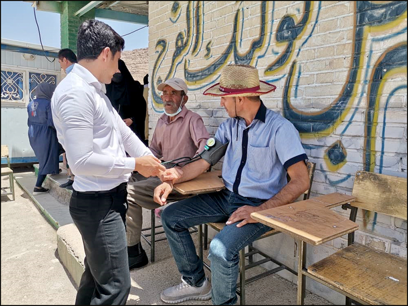 برپایی میز خدمت جهادی سلامت توسط بهداشت و درمان صنعت نفت فارس و هرمزگان در دهه ولایت 13