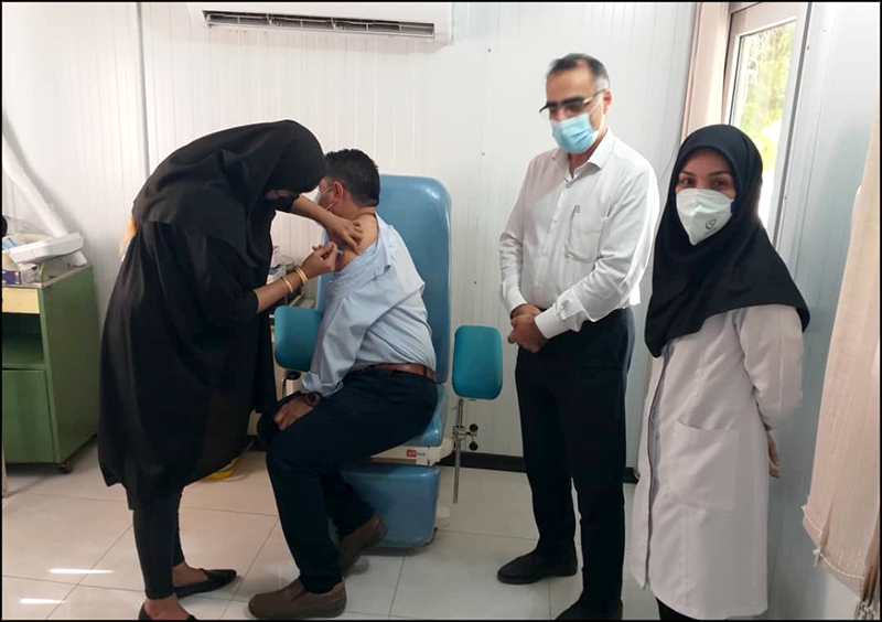 مراکز درمانی منطقه هرمزگان میزبان واکسیناسیون شاغلان و خانواده های صنعت نفت+ گزارش تصویری 5