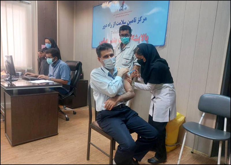 مراکز درمانی منطقه هرمزگان میزبان واکسیناسیون شاغلان و خانواده های صنعت نفت+ گزارش تصویری 11