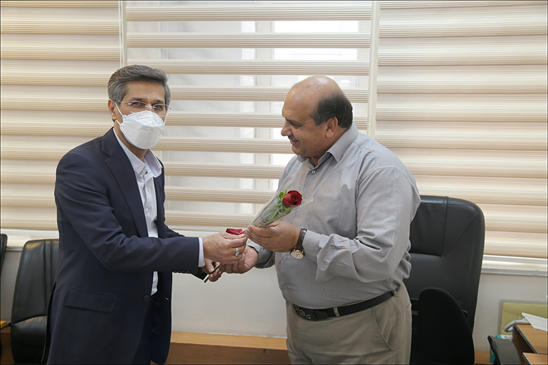 پاسداشت روز کارمند در بهداشت و درمان صنعت نفت فارس و هرمزگان 1 23