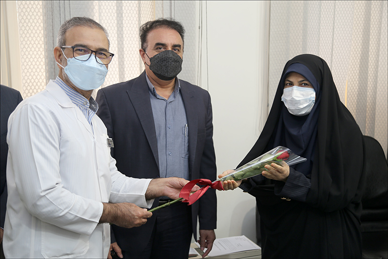 پاسداشت روز کارمند در بهداشت و درمان صنعت نفت فارس و هرمزگان 1 60