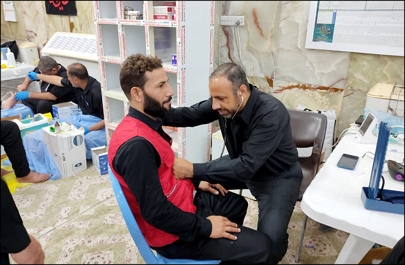 خدمت رسانی موکب سلامت بهداشت و درمان صنعت نفت فارس و هرمزگان به زائران اربعین در کربلا 12