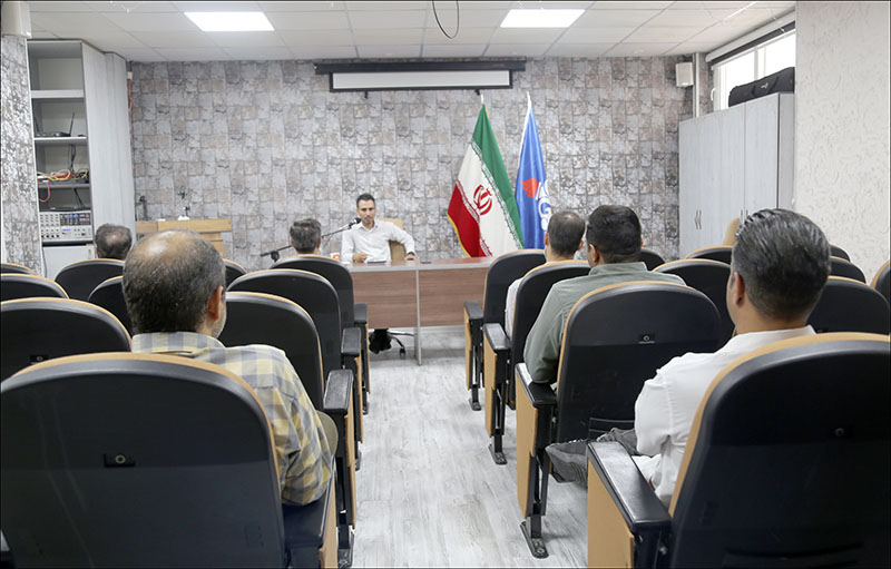 برگزاری برنامه های هفته دفاع مقدس در بهداشت و درمان صنعت نفت فارس و هرمزگان 2 4