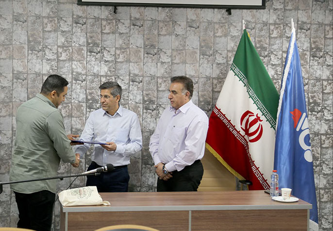 برگزاری برنامه های هفته دفاع مقدس در بهداشت و درمان صنعت نفت فارس و هرمزگان 2 8