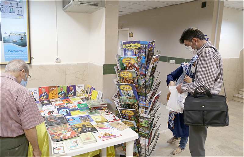 برگزاری برنامه های هفته دفاع مقدس در بهداشت و درمان صنعت نفت فارس و هرمزگان 3 5