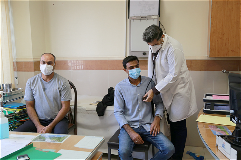 انجام معاینات بدو استخدام مشمولین ایثارگر بهداشت و درمان صنعت نفت فارس و هرمزگان 4