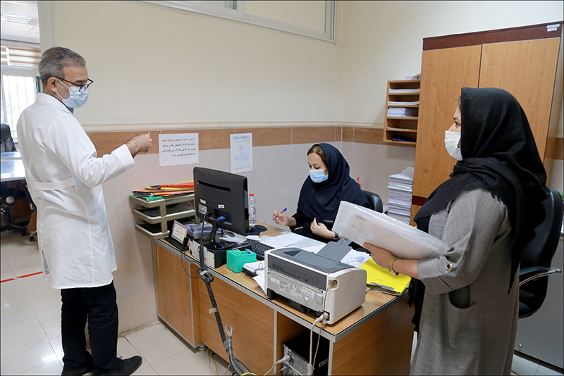 انجام معاینات بدو استخدام مشمولین ایثارگر بهداشت و درمان صنعت نفت فارس و هرمزگان 12