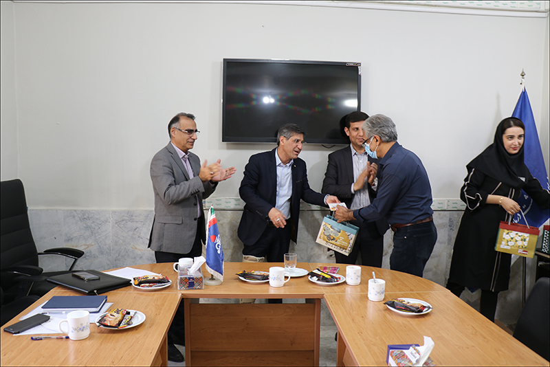 نشست هم اندیشی رییس بهداشت و درمان صنعت نفت فارس و هرمزگان با مدیران و کارکنان منطقه هرمزگان برگزار شد 9