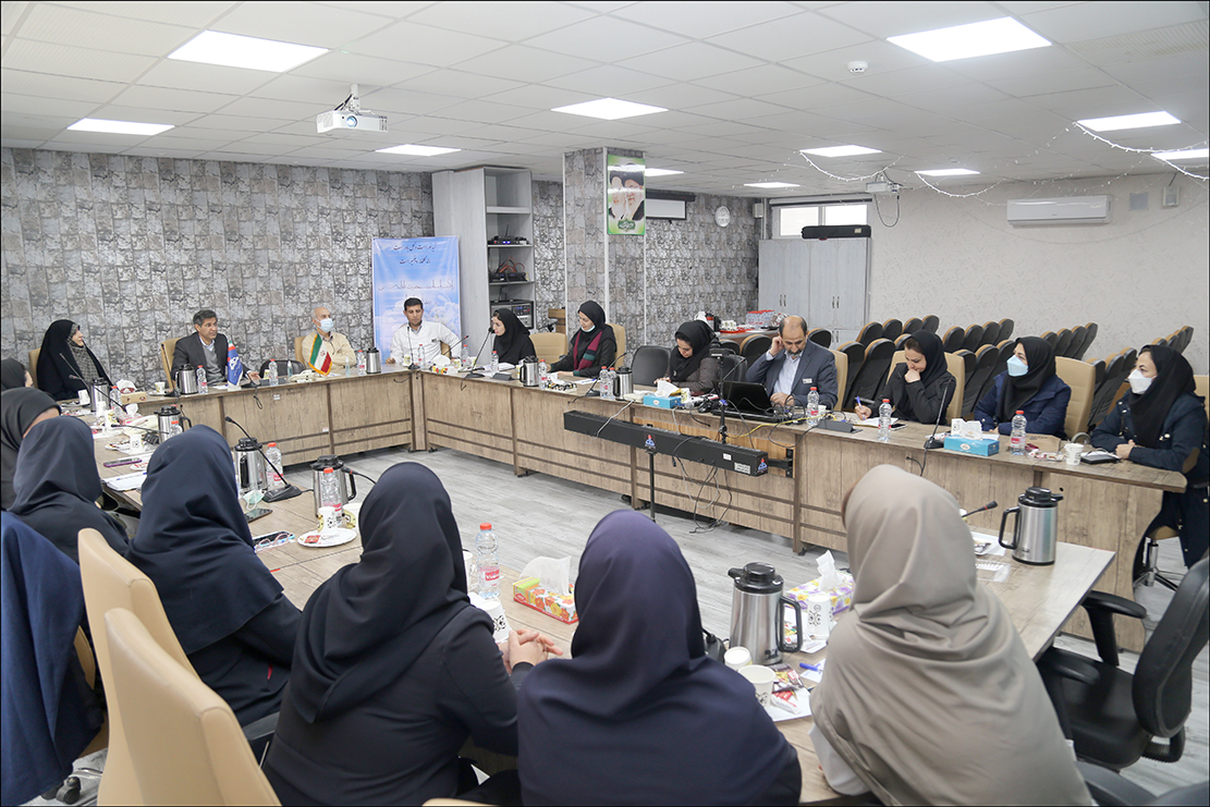 نشست مشاور امور بانوان وزارت در شیراز 5