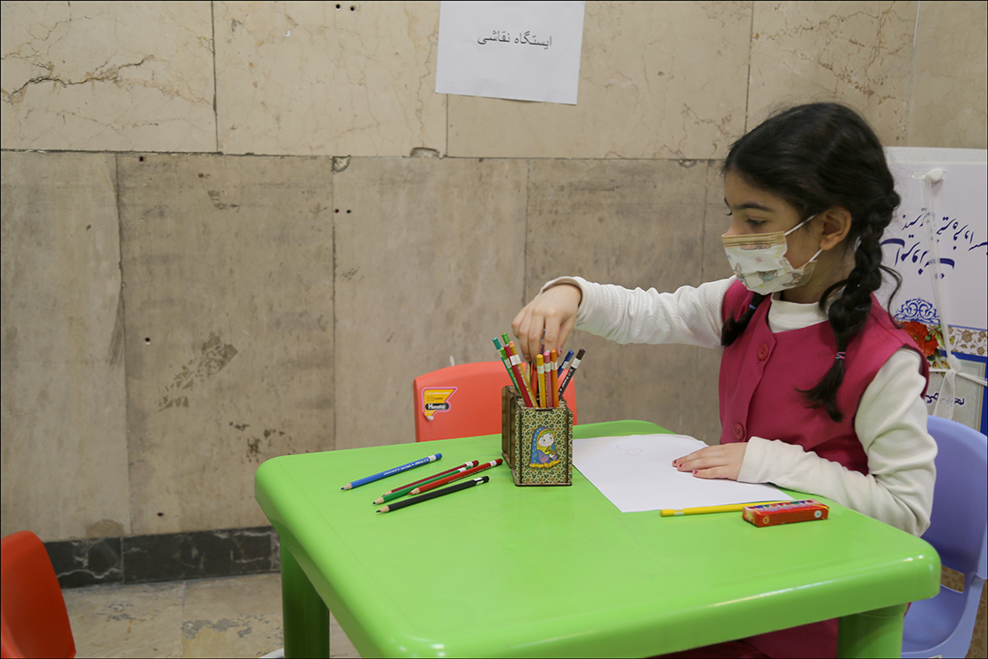 غرفه کتاب و ایستگاه نقاشی کودک دهه فجر 1401 4