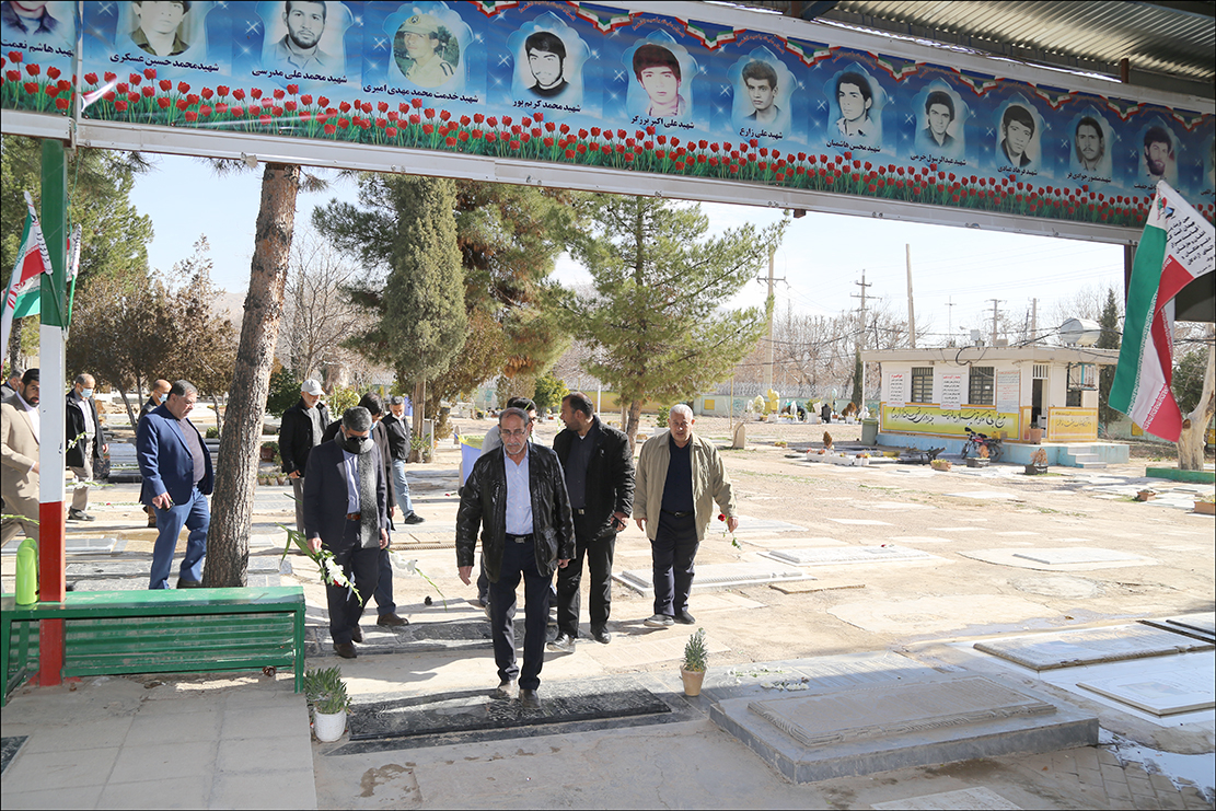 عطرافشانی قبور شهدا دهه فجر 1401 2