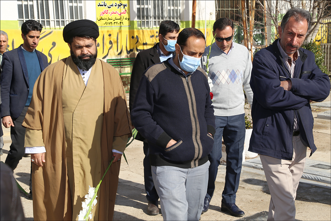 عطرافشانی قبور شهدا دهه فجر 1401 20