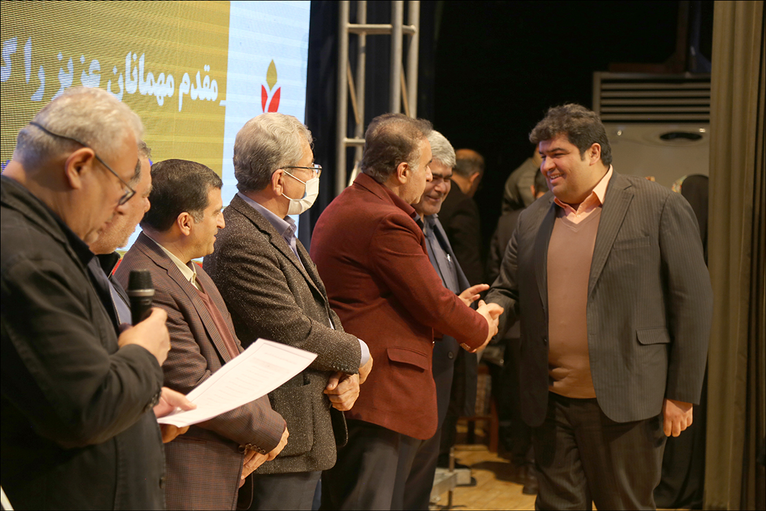 تجلیل از فرزندان شهدا دهه فجر 1401 18