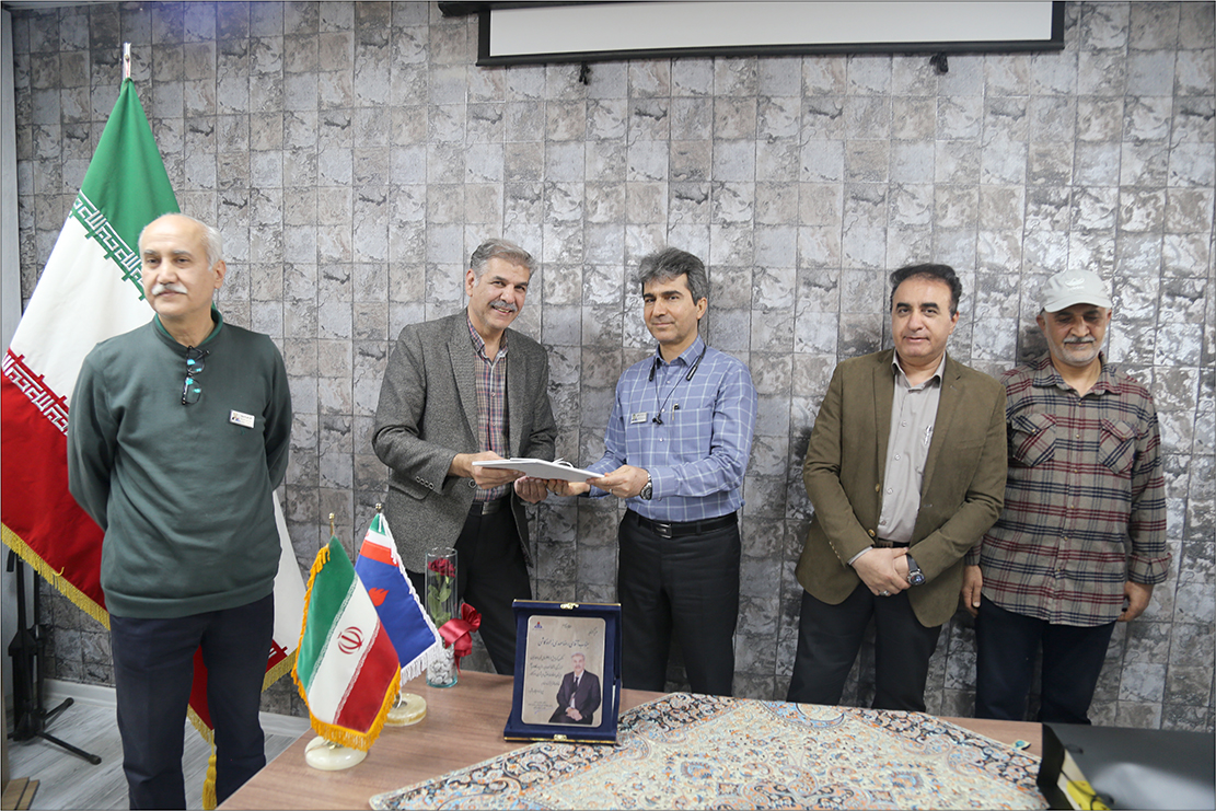 تجلیل از جانیازان و ایثاارگران و فرزندان شهدا به مناسبت اعیاد شعبانیه 14