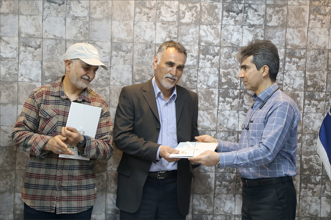 تجلیل از جانیازان و ایثاارگران و فرزندان شهدا به مناسبت اعیاد شعبانیه 21