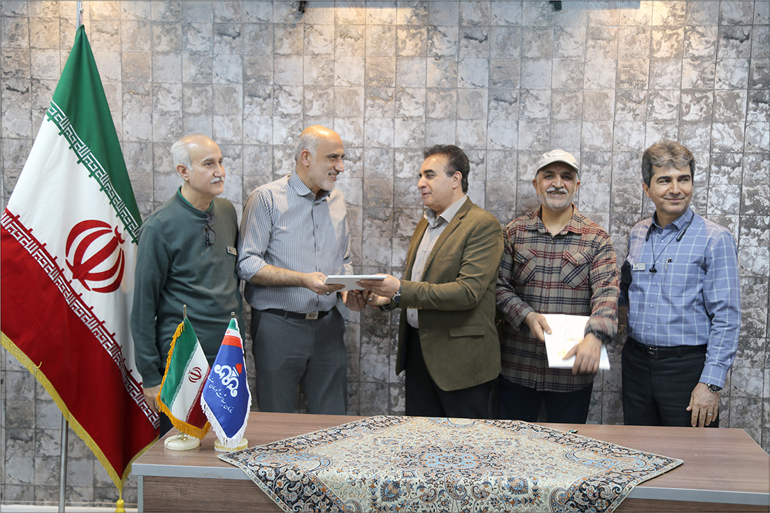 تجلیل از جانیازان و ایثاارگران و فرزندان شهدا به مناسبت اعیاد شعبانیه 24