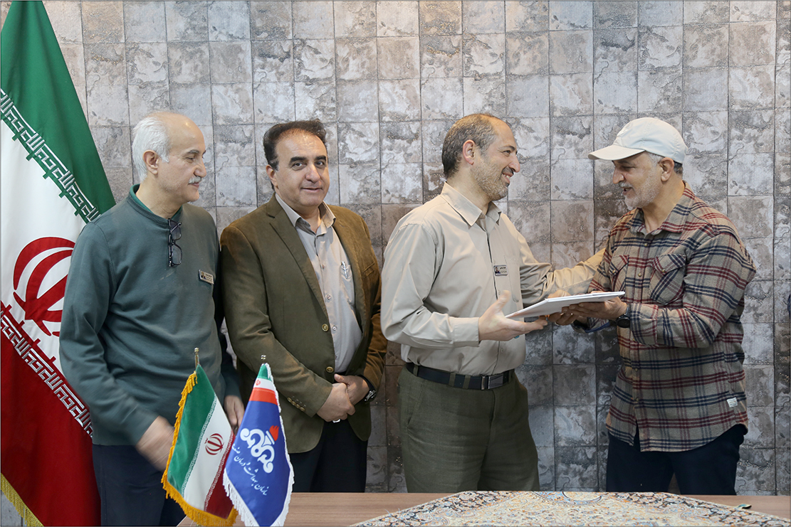 تجلیل از جانیازان و ایثاارگران و فرزندان شهدا به مناسبت اعیاد شعبانیه 25