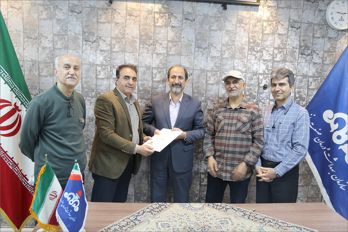 تجلیل از جانیازان و ایثاارگران و فرزندان شهدا به مناسبت اعیاد شعبانیه 26