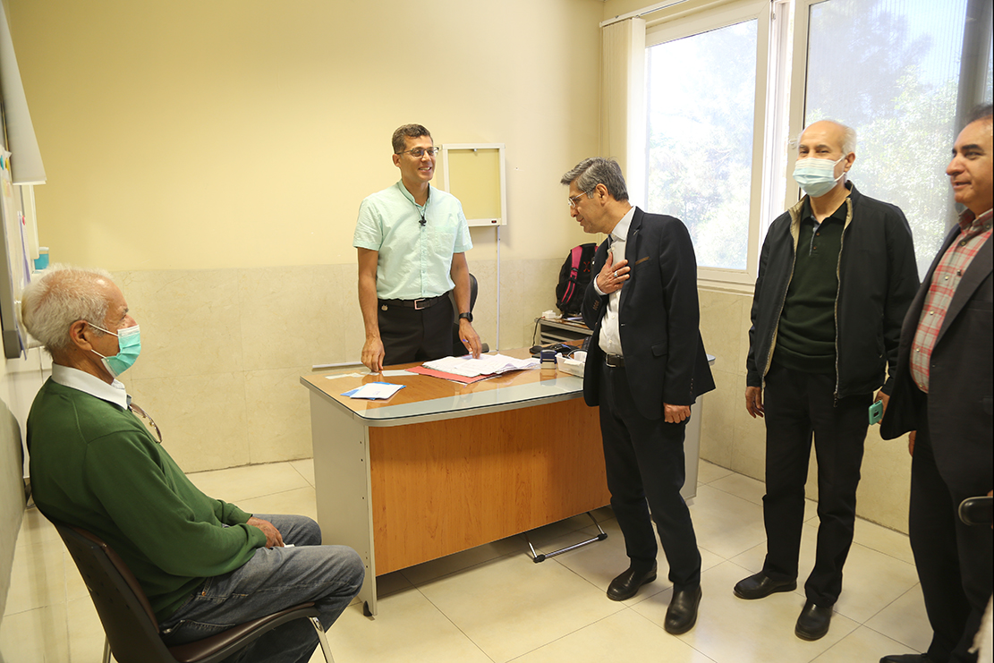 دیدار نوروزی دکتر تندر با پرسنل درمانگاه شماره2 10