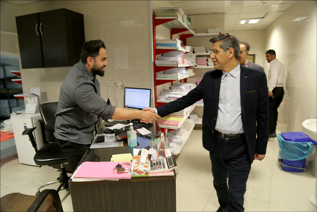 دیدار نوروزی دکتر تندر با پرسنل درمانگاه شماره2 27