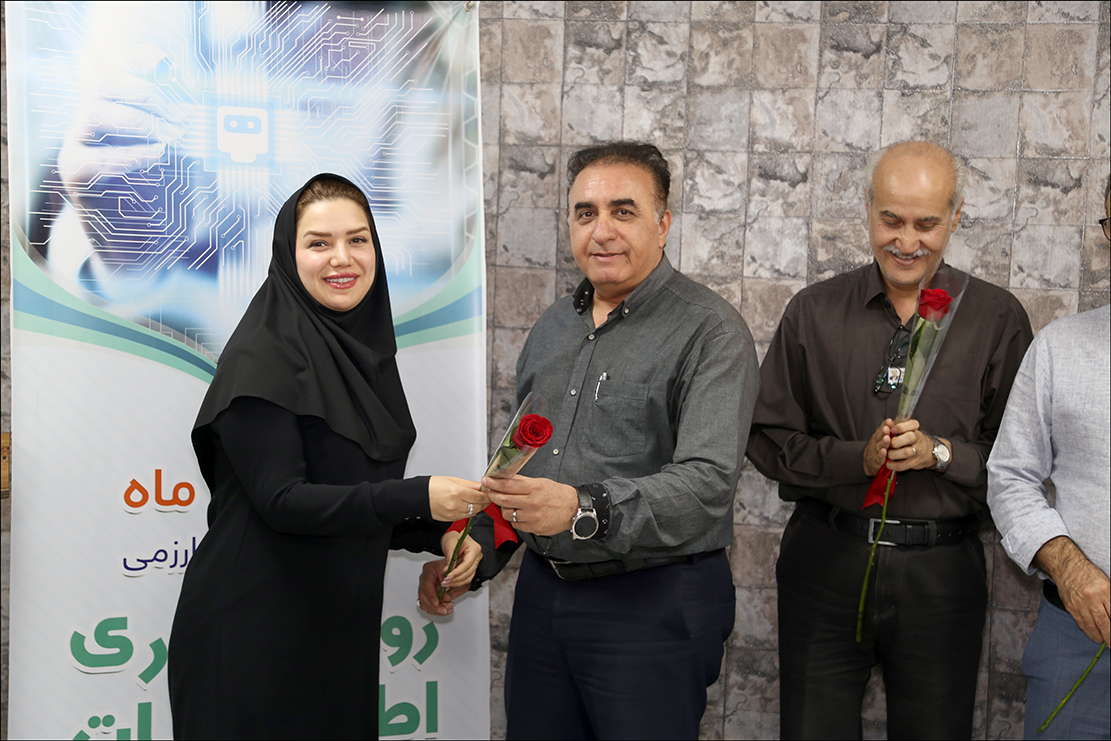 گرامی داشت روز ملی حراست و روز ملی فناوری اطلاعات در بهداشت و درمان صنعت نفت فارس 13