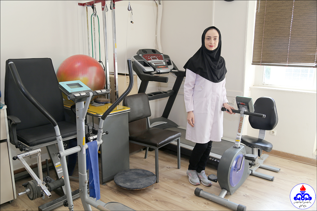 محبوبه همتی فیزیوتراپیست نمونه فارس شد 1