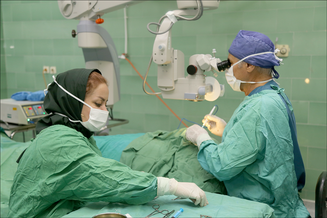 بهداشت و درمان صنعت نفت فارس به دستگاه میکروسکوپ چشمی تجهیز شد 1