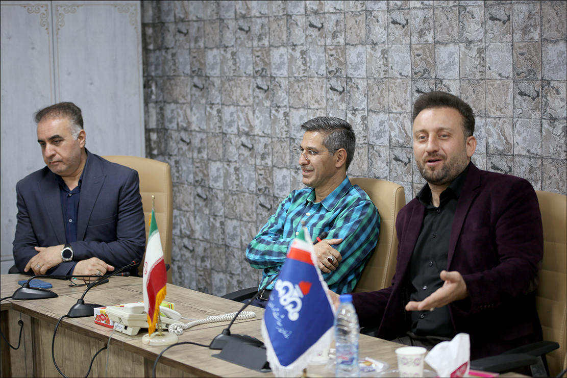 نشست جهاد تبیین به همت پایگاه مقاومت بسیج بهداشت و درمان صنعت نفت فارس برگزار شد 8