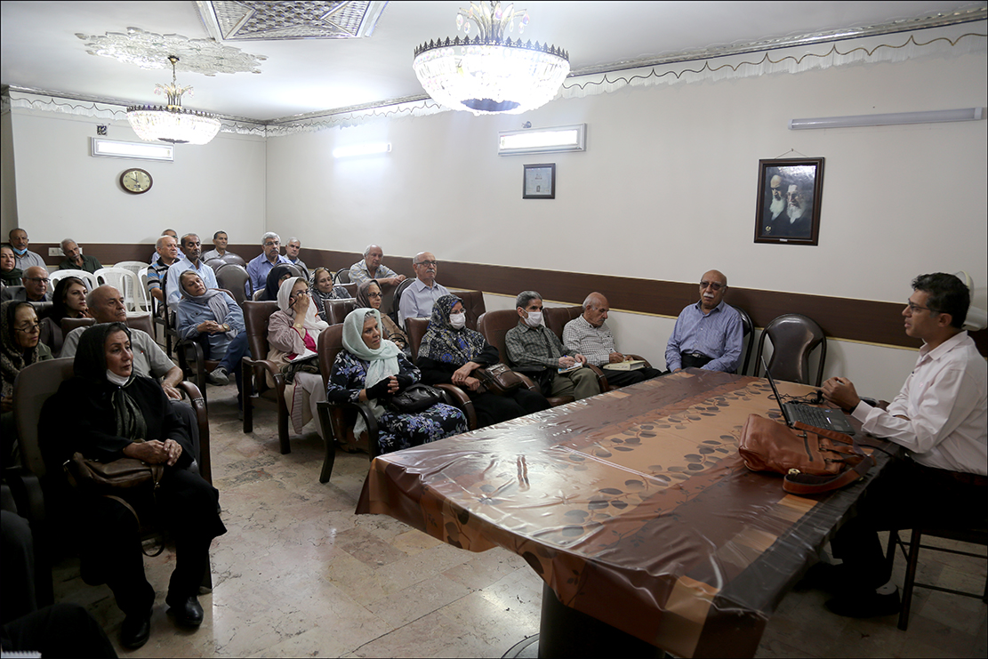 کلاس خود مراقبتی در پیشگیری از بیماری های دوران سالمندی  1