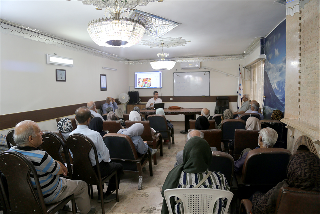 کلاس خود مراقبتی در پیشگیری از بیماری های دوران سالمندی  4