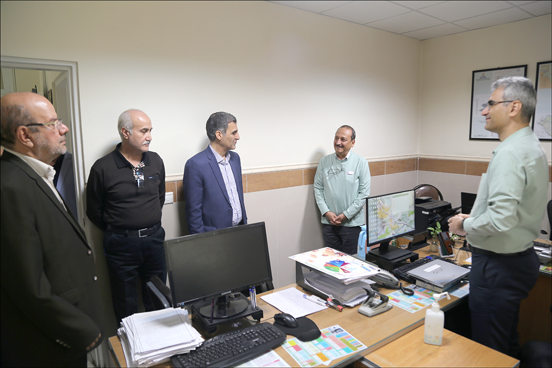 بازدید مدیر عامل سازمان از مراکز درمانی بهداشت و درمان صنعت نفت فارس 12