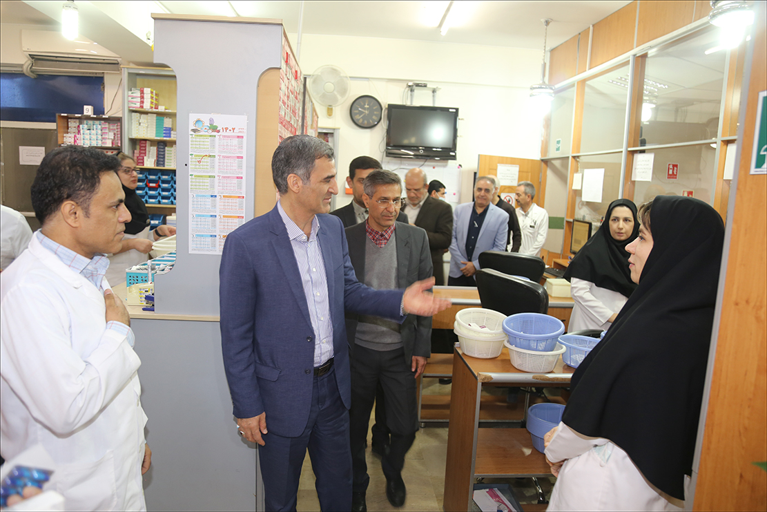 بازدید مدیر عامل سازمان از مراکز درمانی بهداشت و درمان صنعت نفت فارس 23