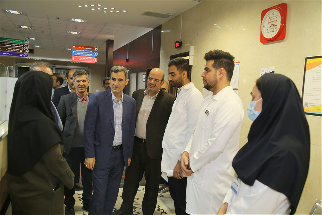 بازدید دکتر جزایری/درمانگاه شماره 2 8