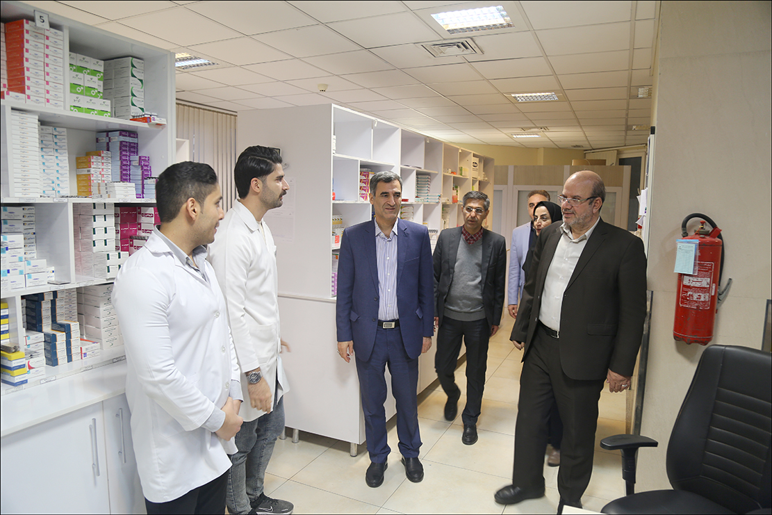 بازدید دکتر جزایری/درمانگاه شماره 2 9