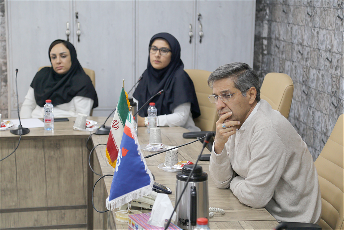 هم اندیشی پایگاه خواهران و دکتر تندر 3