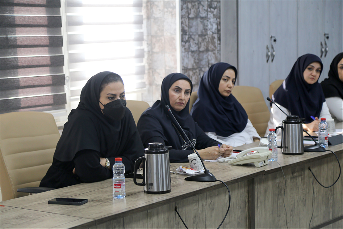 هم اندیشی پایگاه خواهران و دکتر تندر 9