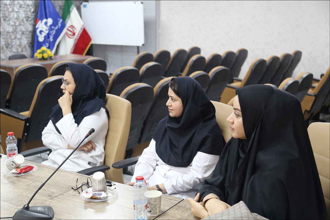 هم اندیشی پایگاه خواهران و دکتر تندر 11