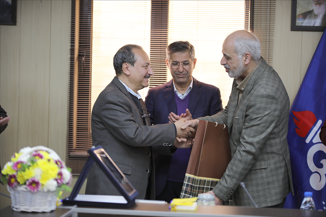 نشست هم اندیشی ارتقاء سطح سلامت شاغلین 40