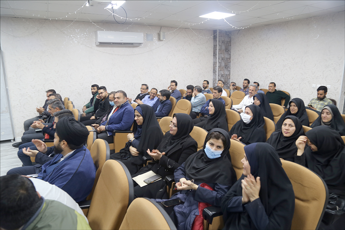 نشست جهاد تبیین با موضوع انتخابات در بهداشت و  درمان صنعت نفت فارس برگزار شد 6