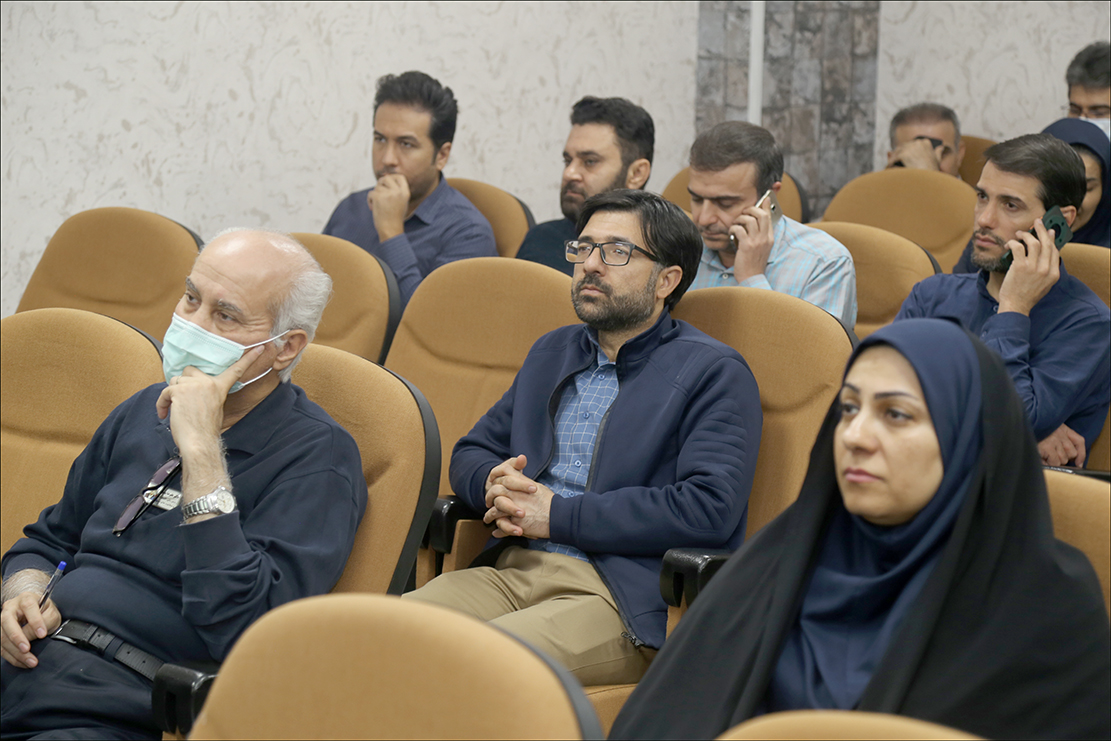 نشست جهاد تبیین با موضوع انتخابات در بهداشت و  درمان صنعت نفت فارس برگزار شد 8