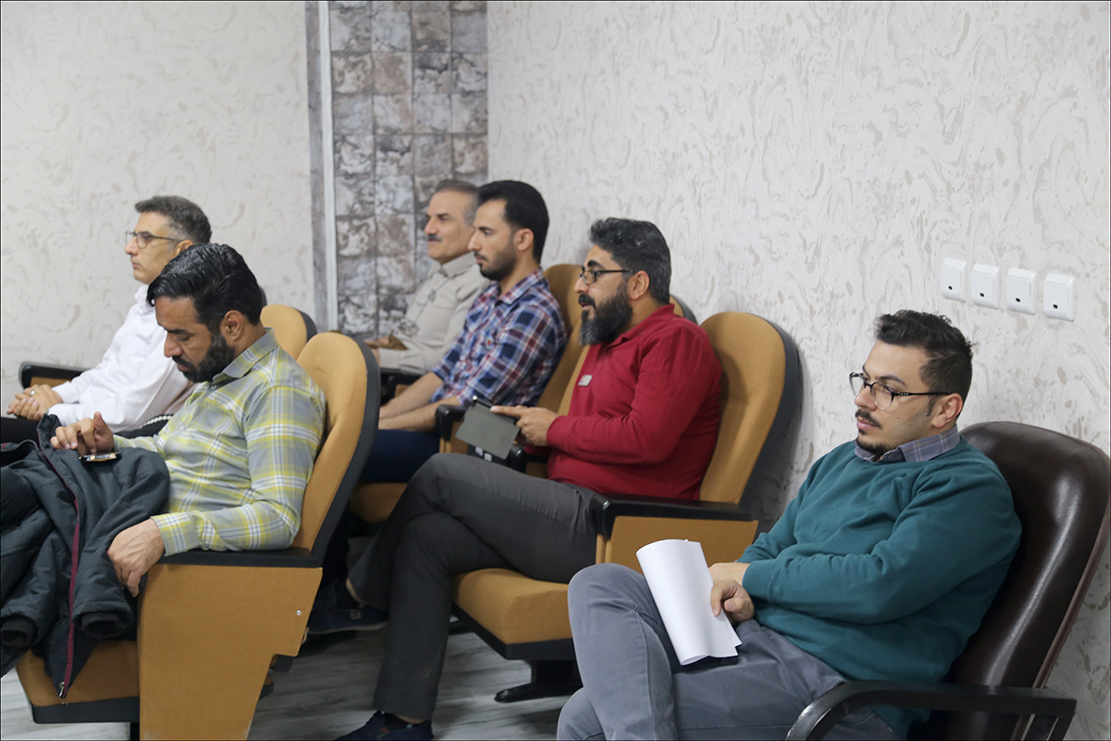 نشست جهاد تبیین با موضوع انتخابات در بهداشت و  درمان صنعت نفت فارس برگزار شد 11