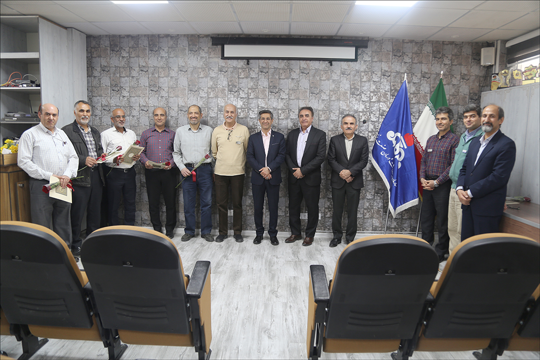 تجلیل از فرزندان شهدای بهداشت و درمان صنعت نفت فارس 7
