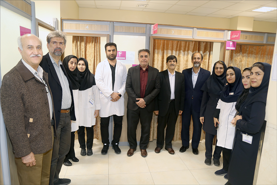 دیدار نوروزی رییس بهداشت و درمان از درمانگاه شماره 2 6