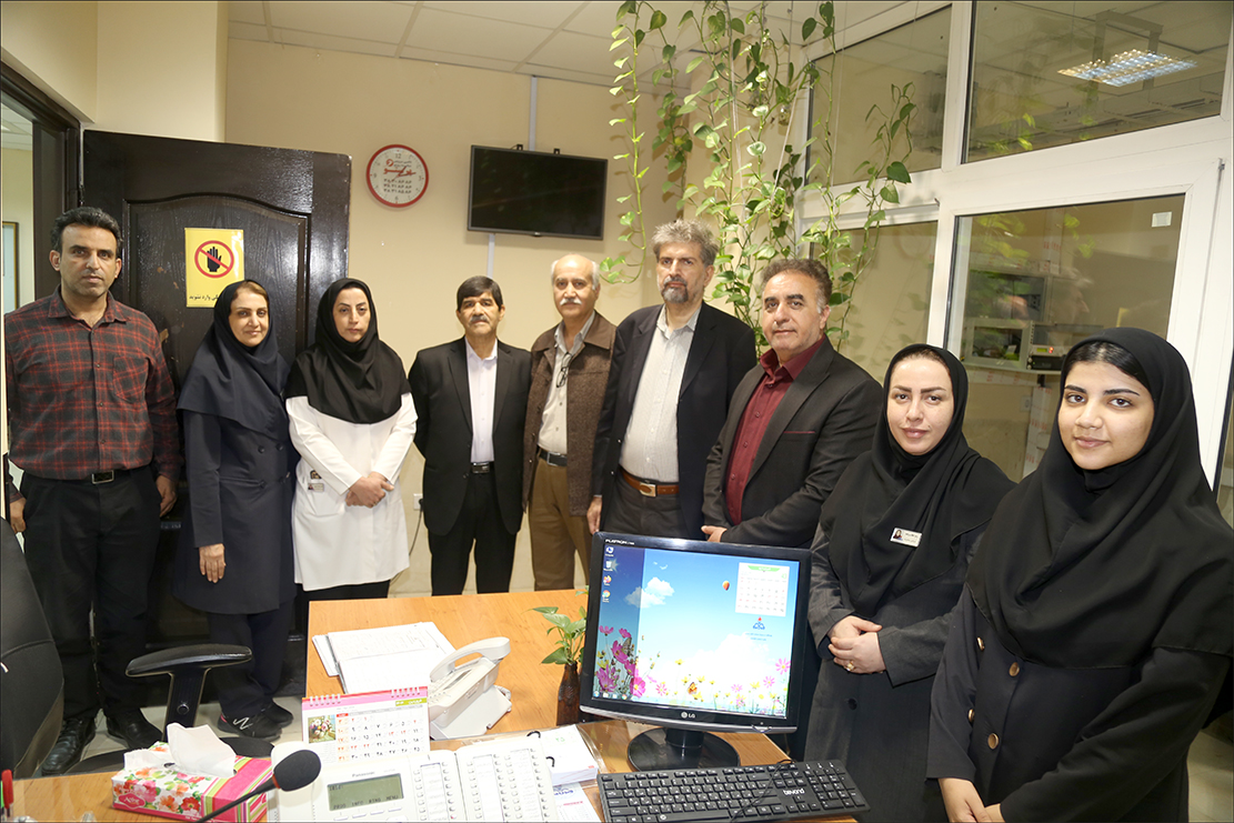 دیدار نوروزی رییس بهداشت و درمان از درمانگاه شماره 2 7