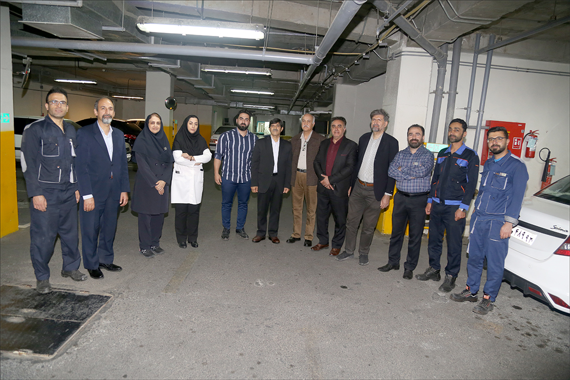 دیدار نوروزی رییس بهداشت و درمان از درمانگاه شماره 2 9