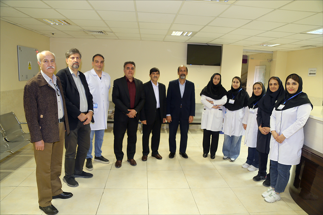 دیدار نوروزی رییس بهداشت و درمان از درمانگاه شماره 2 11