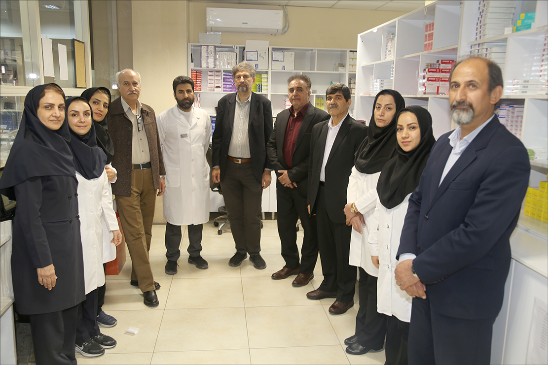 دیدار نوروزی رییس بهداشت و درمان از درمانگاه شماره 2 12