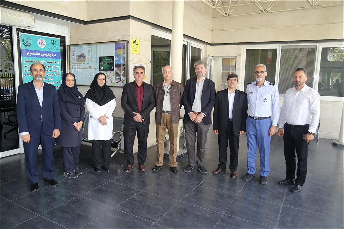 دیدار نوروزی رییس بهداشت و درمان از درمانگاه شماره 2 13